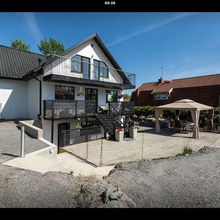 Lagenhet I Villa Pa Fornudden Tyreso Bagian luar foto