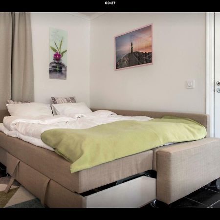 Lagenhet I Villa Pa Fornudden Tyreso Bagian luar foto