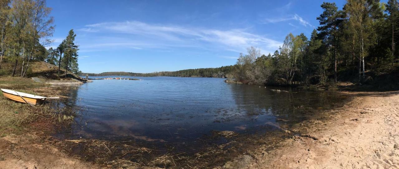 Lagenhet I Villa Pa Fornudden Tyreso Bagian luar foto