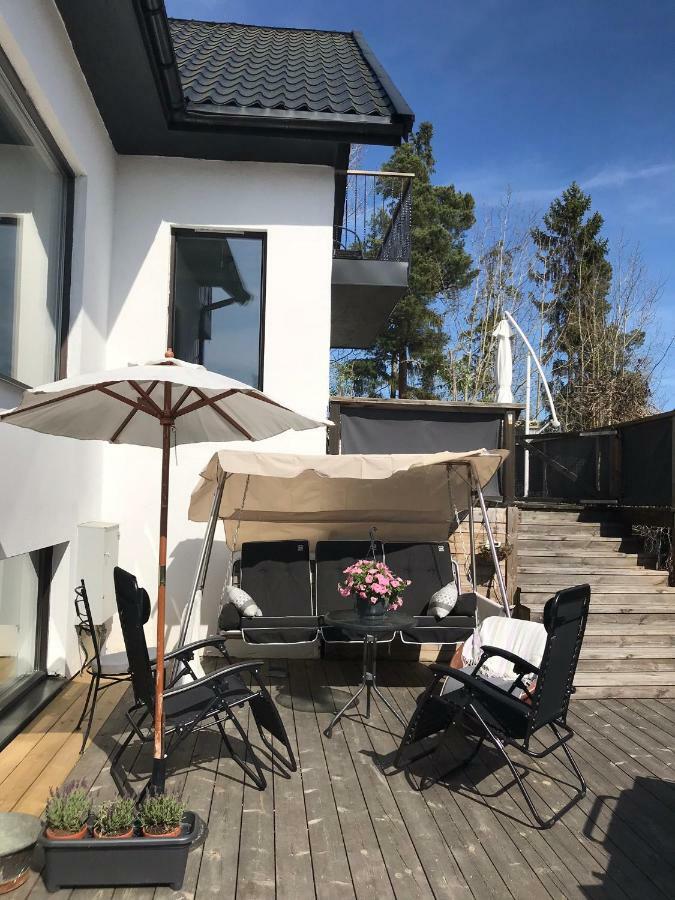 Lagenhet I Villa Pa Fornudden Tyreso Bagian luar foto