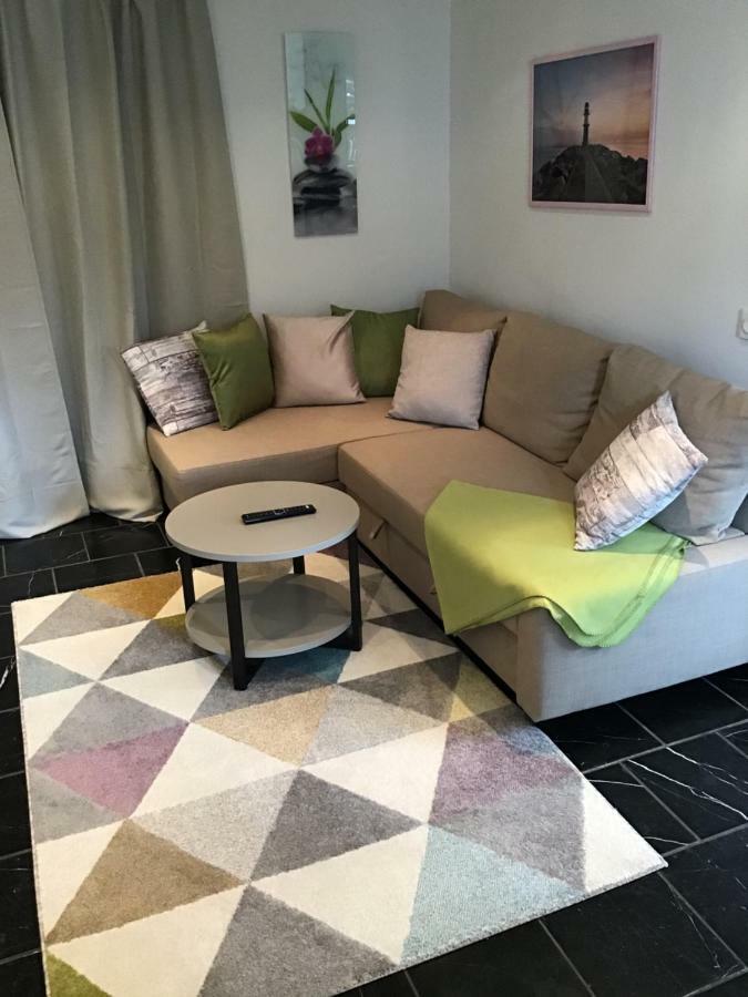 Lagenhet I Villa Pa Fornudden Tyreso Bagian luar foto