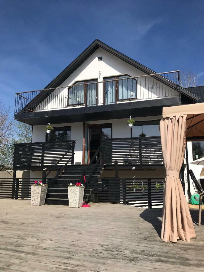 Lagenhet I Villa Pa Fornudden Tyreso Bagian luar foto