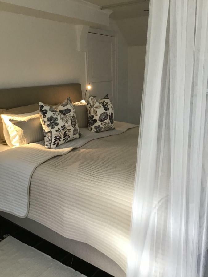 Lagenhet I Villa Pa Fornudden Tyreso Bagian luar foto