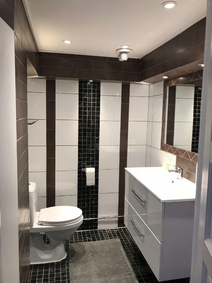 Lagenhet I Villa Pa Fornudden Tyreso Bagian luar foto